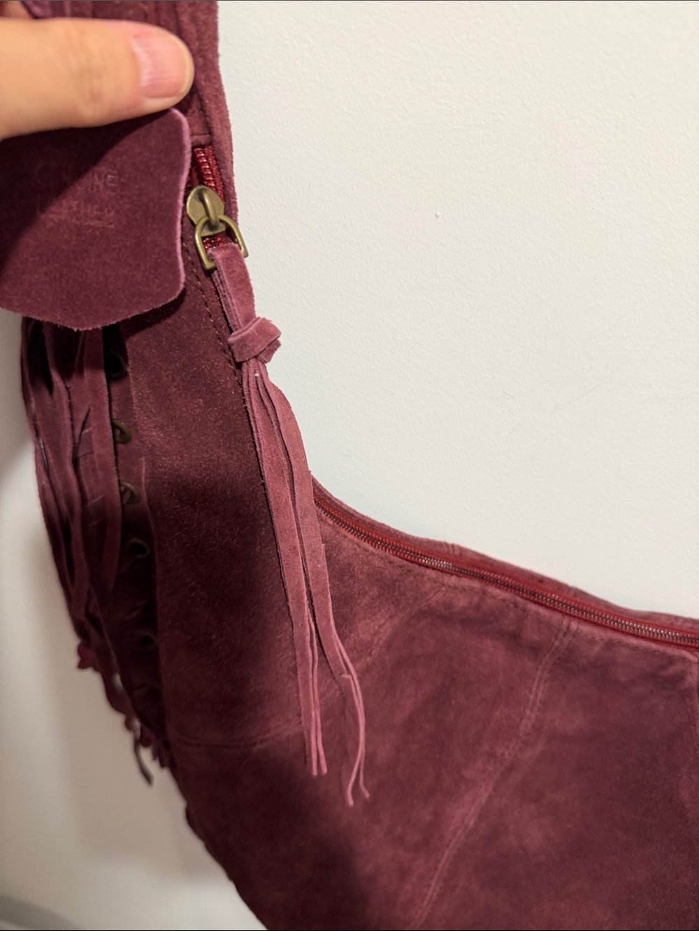 Sorpresa Genuine Leather Suede Fringe Hobo Shoulder Bag in Wine - Picture 4 of 11